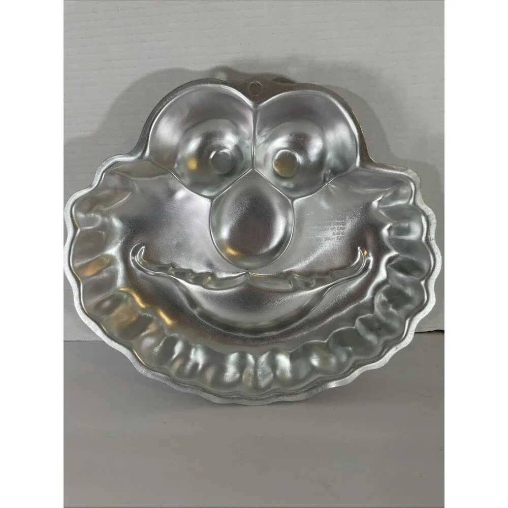 Vintage 2002 Elmo Face Mold Sesame Street 2105-3461 Wilton Aluminum Cake Pan